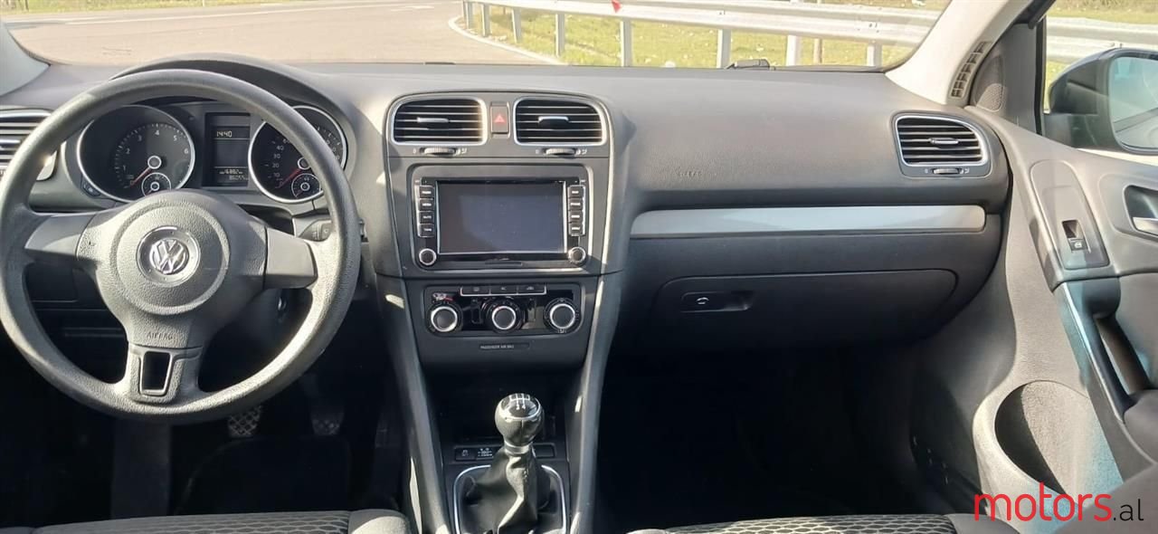 2012' Volkswagen Golf photo #6