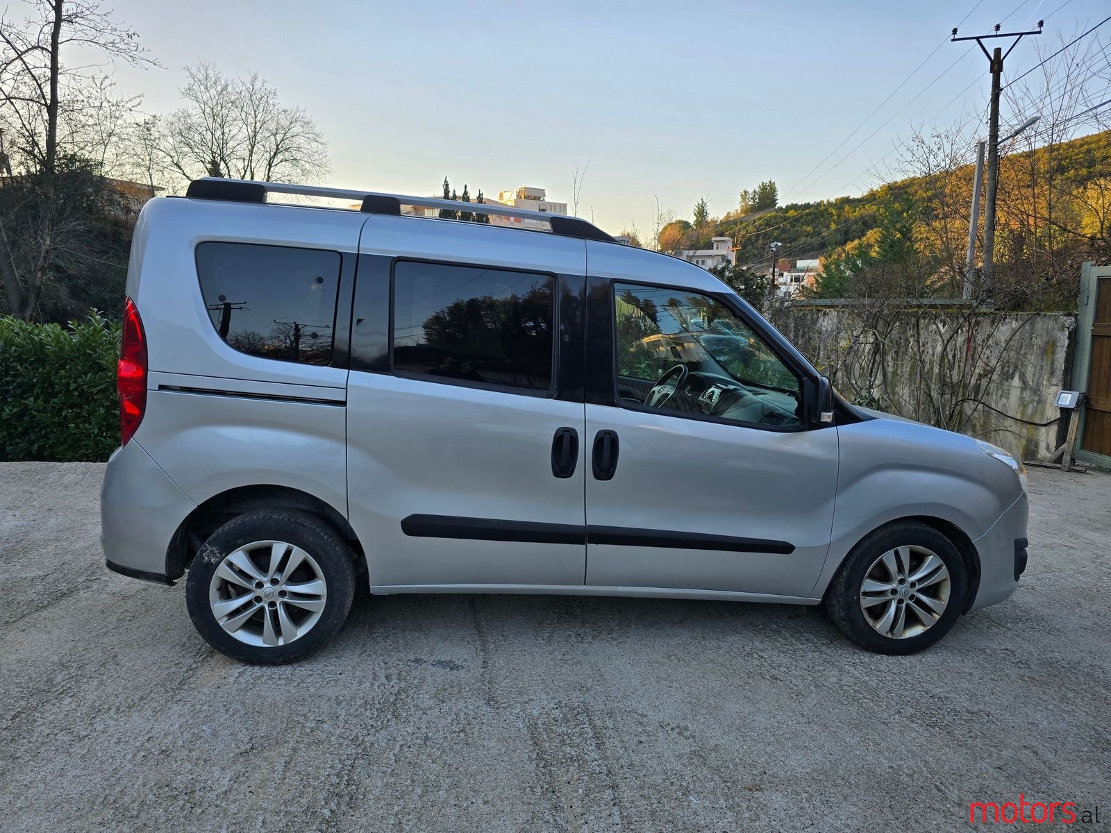 2012' Opel Combo photo #6