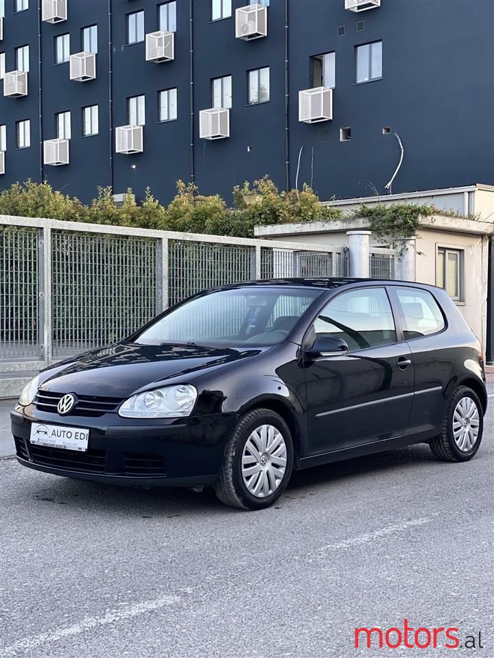 2005' Volkswagen Golf photo #1