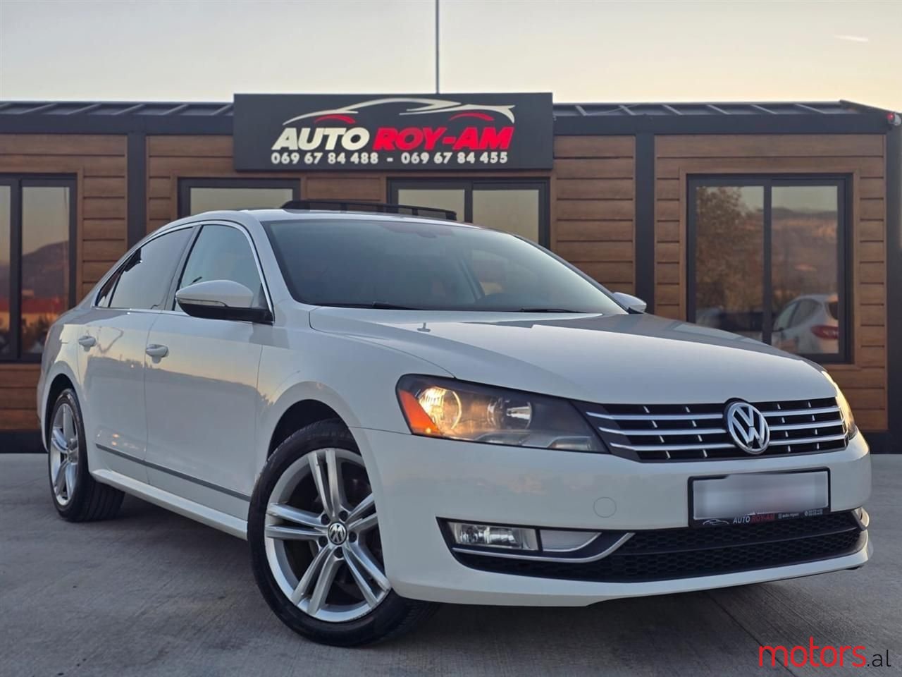 2015' Volkswagen Passat photo #2