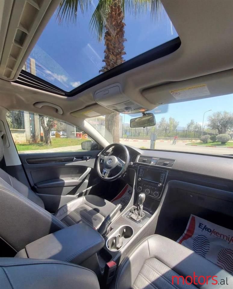 2014' Volkswagen Passat photo #6