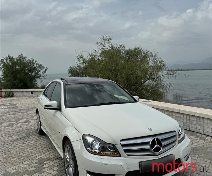 2012' Mercedes-Benz C 220 photo #1