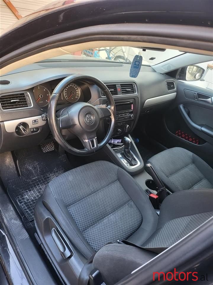 2013' Volkswagen Jetta photo #4