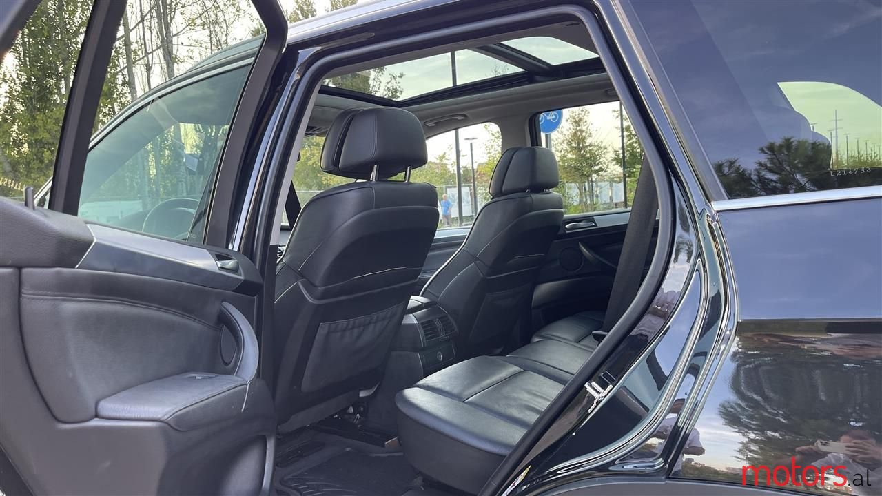 2010' BMW X5 photo #5