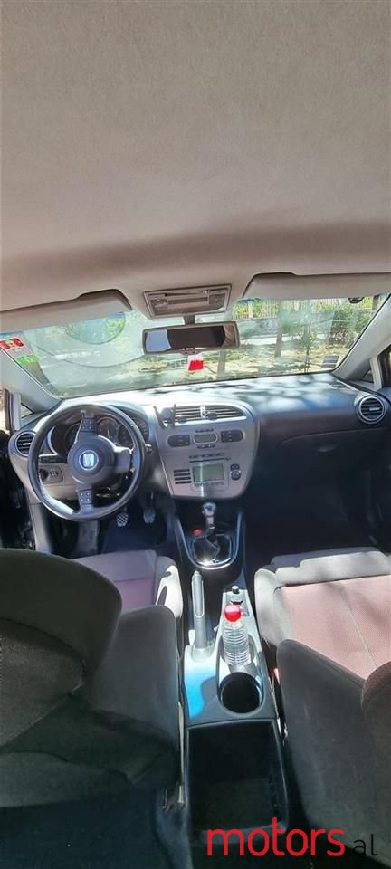 2007' SEAT Leon photo #5