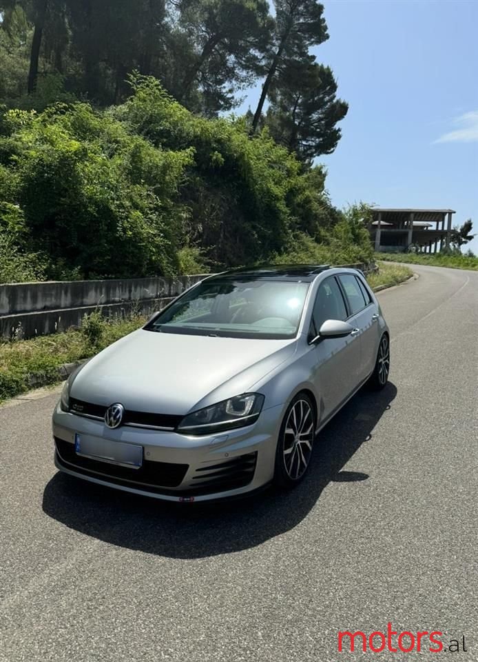 2014' Volkswagen Golf photo #4