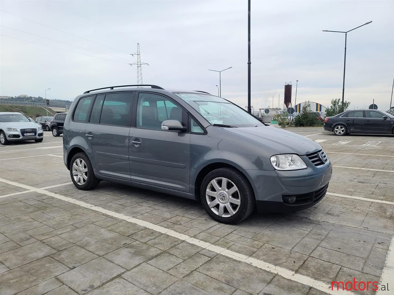 2006' Volkswagen Touran photo #4