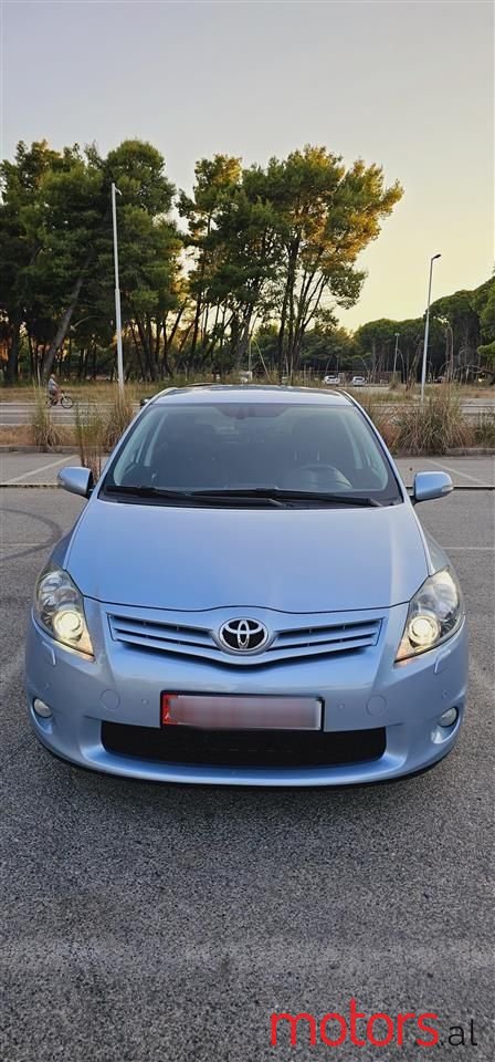 2010' Toyota Auris photo #6