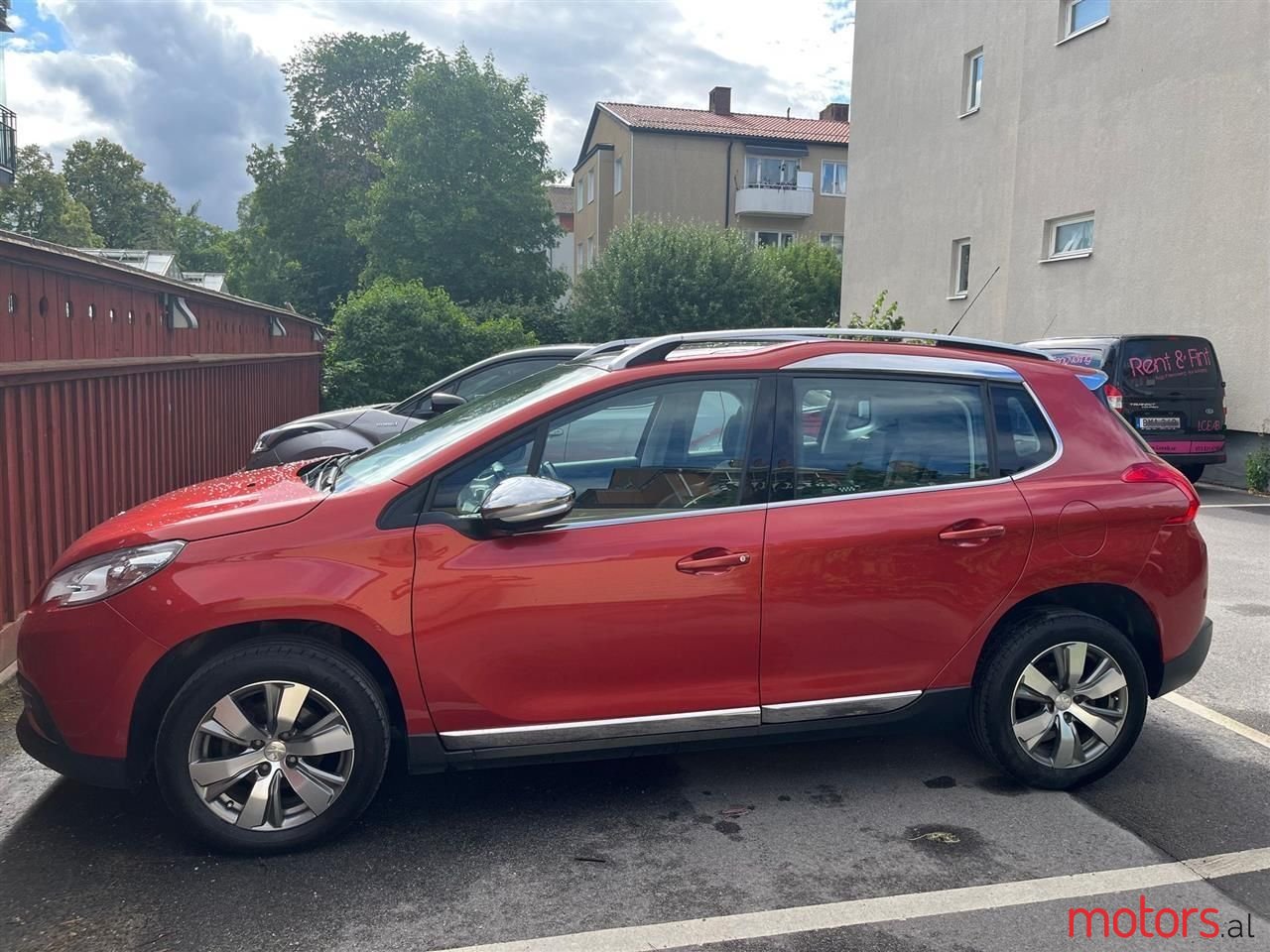 2016' Peugeot 2008 photo #2