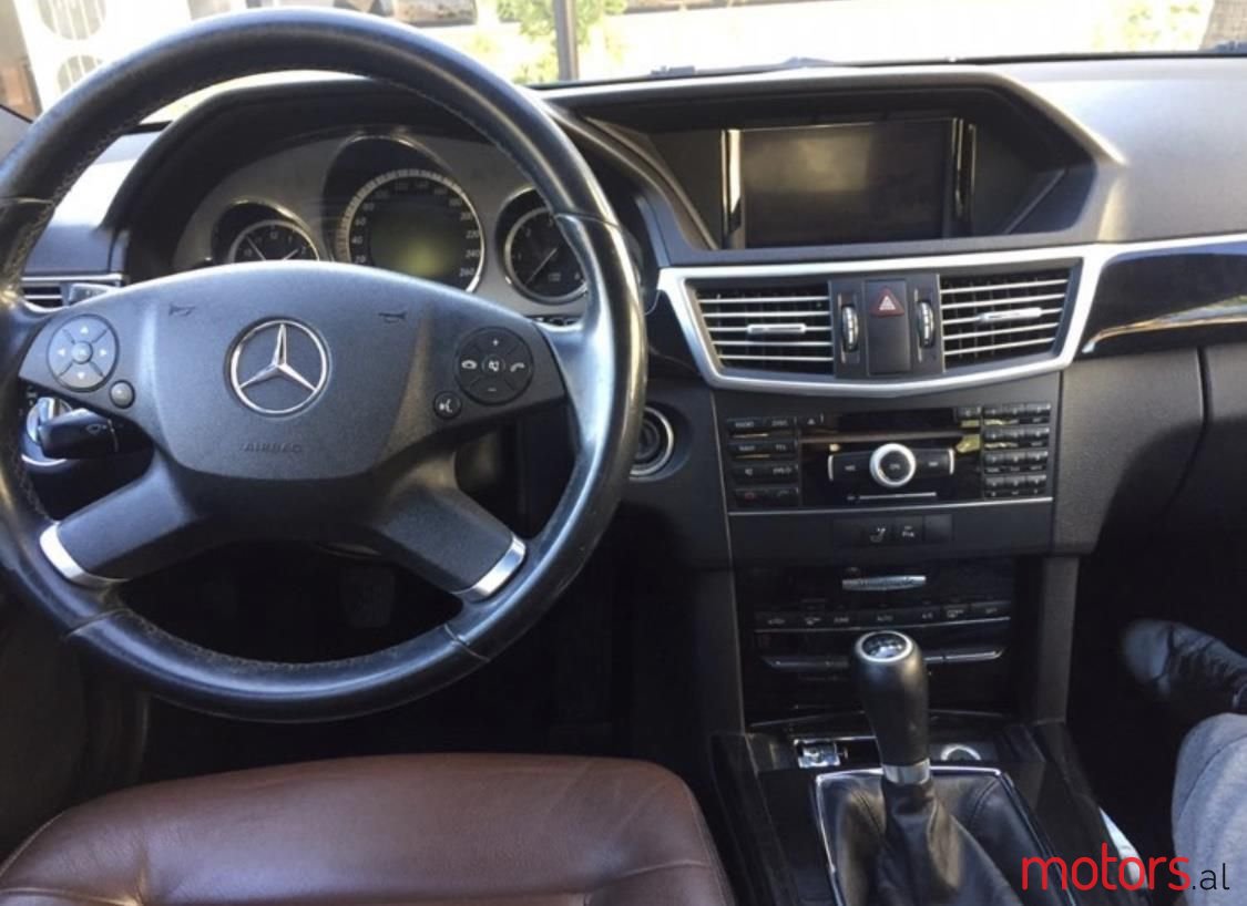 2010' Mercedes-Benz E 250 photo #3