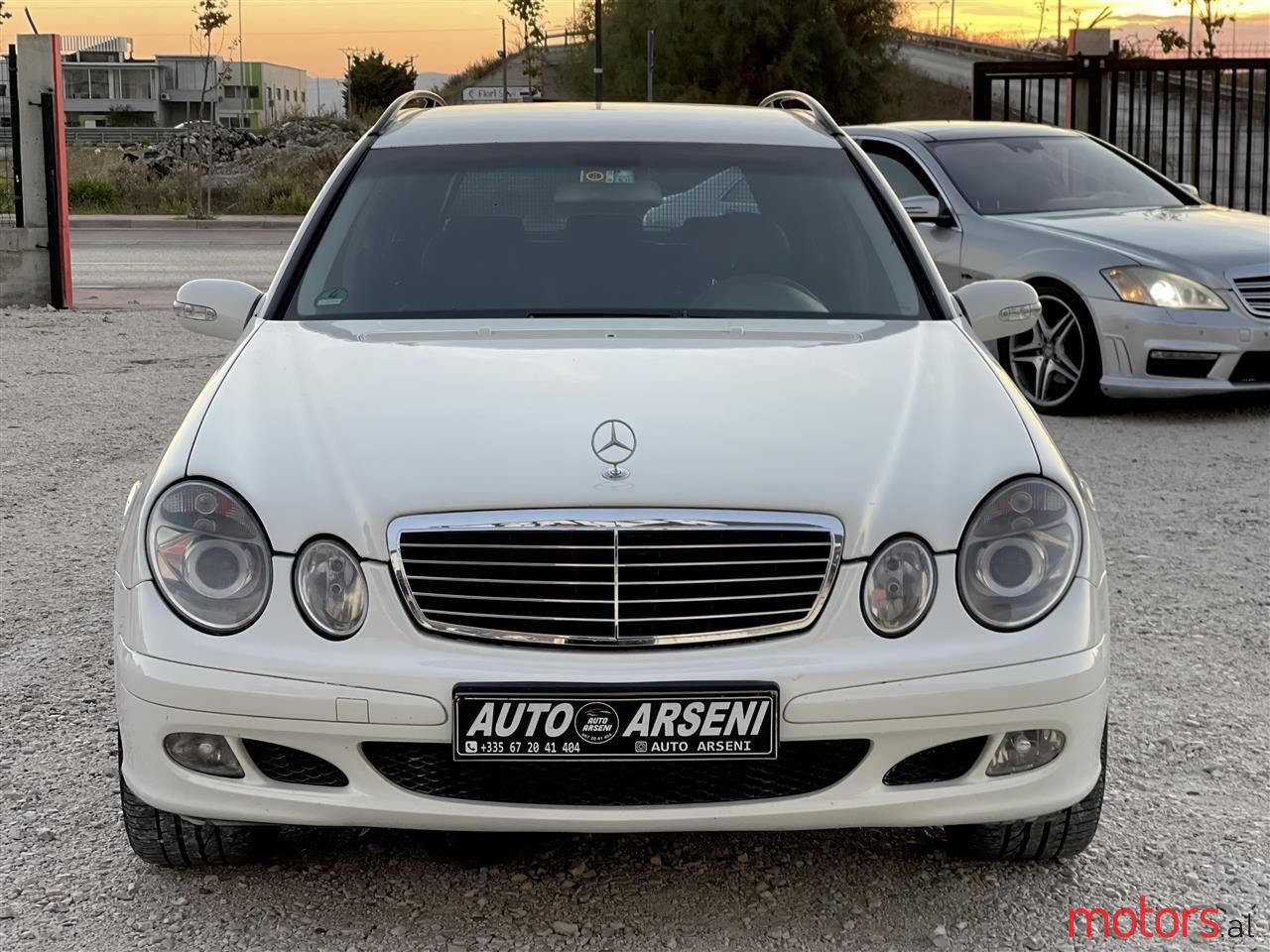 2004' Mercedes-Benz E 220 photo #5