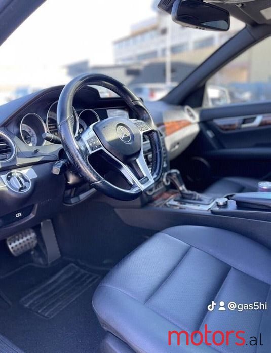 2012' Mercedes-Benz C 300 photo #1