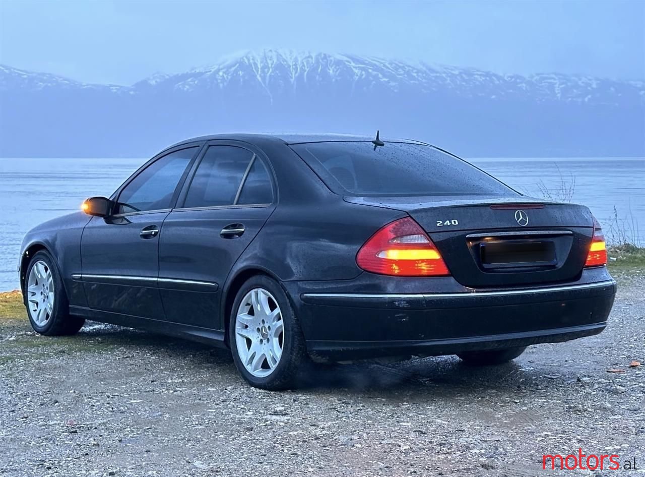 2005' Mercedes-Benz E 240 photo #2