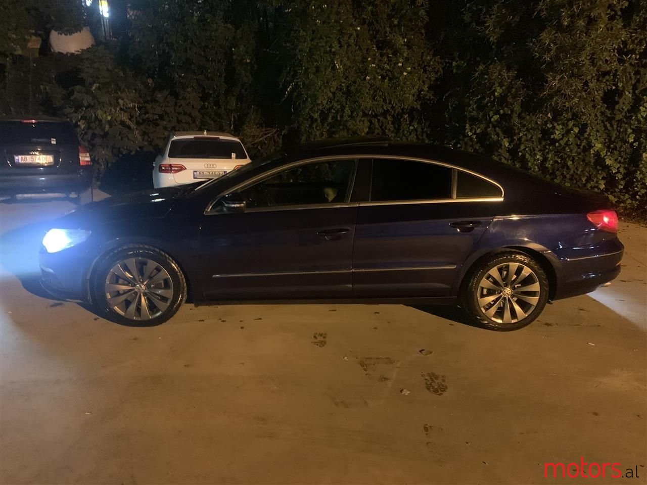 2010' Volkswagen Passat photo #3