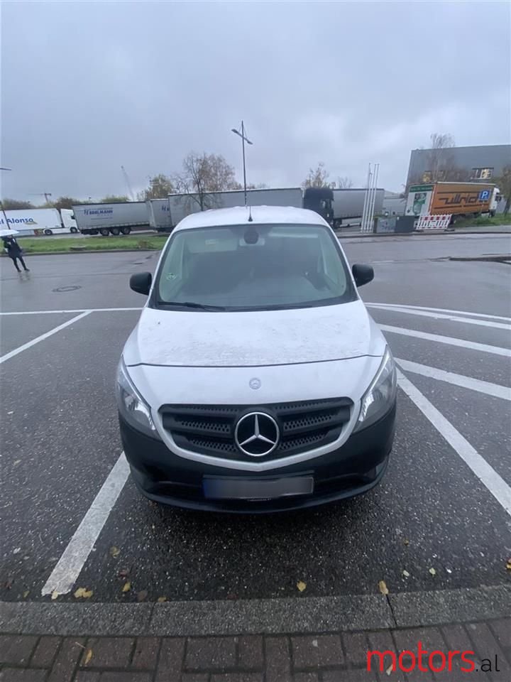 2015' Mercedes-Benz photo #2