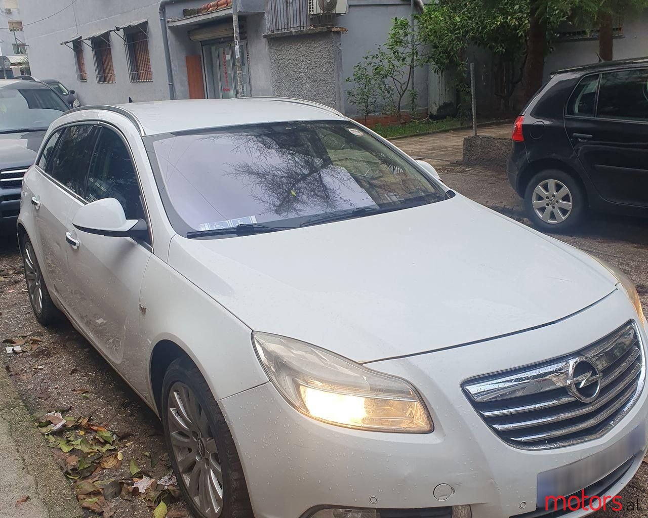 2011' Opel Insignia photo #1