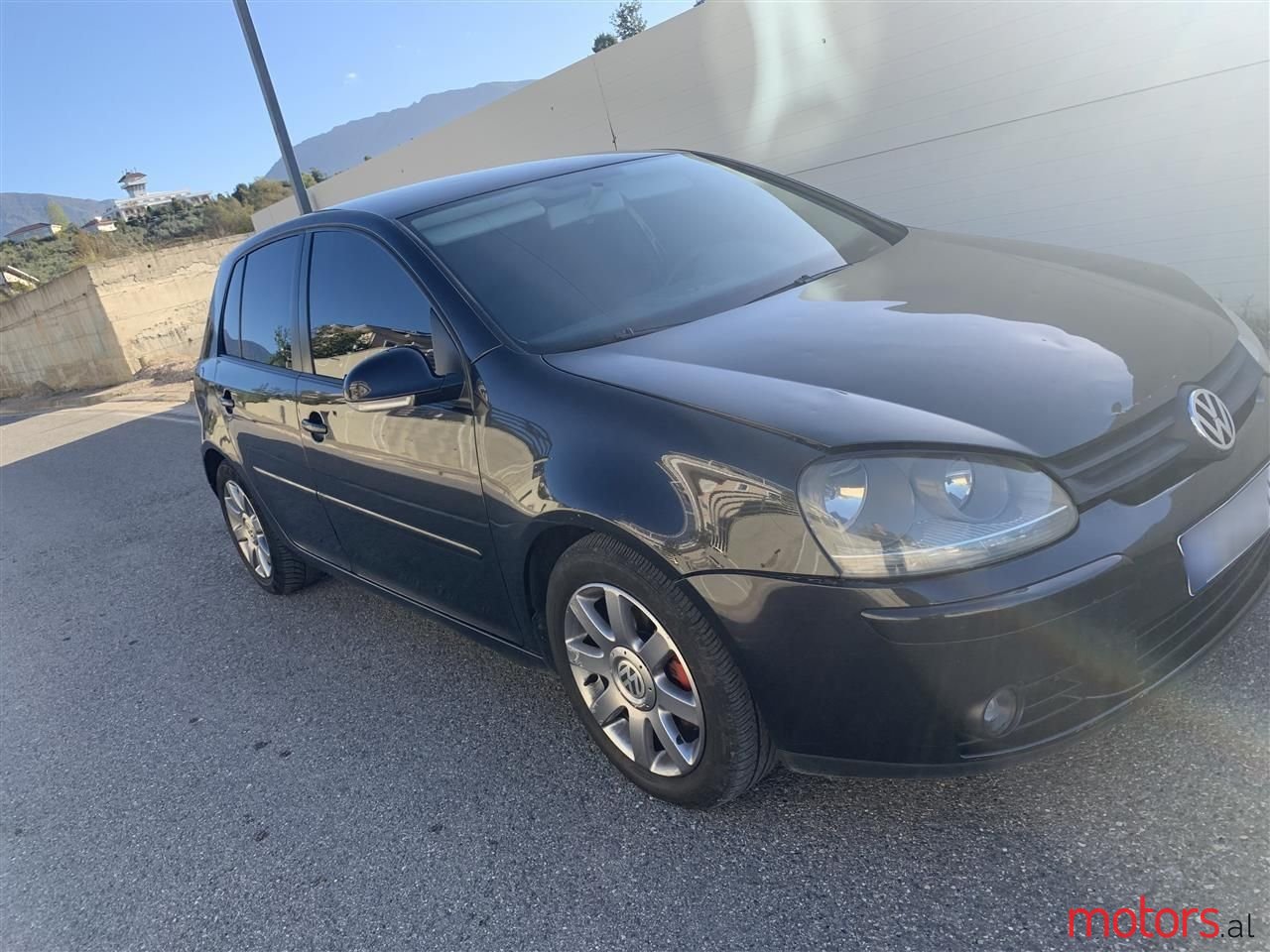 2004' Volkswagen Golf photo #5