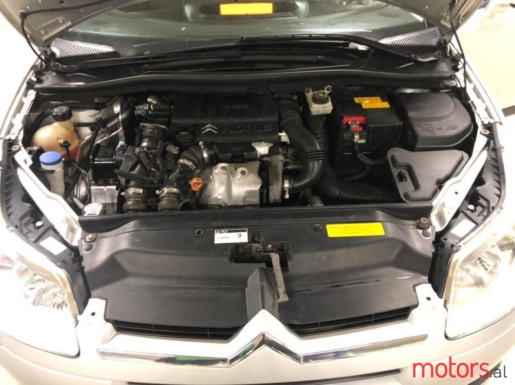 2008' Citroen C4 photo #5