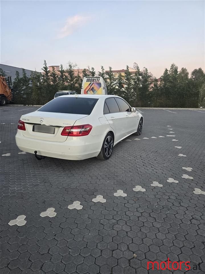 2013' Mercedes-Benz E 250 photo #3