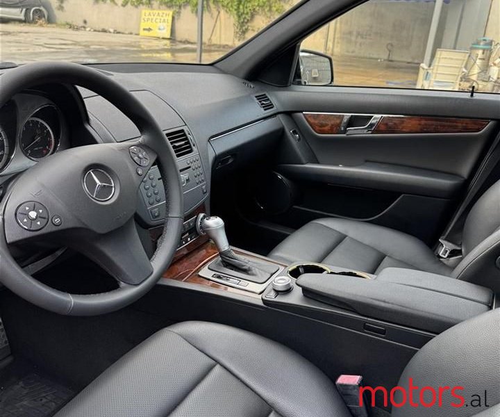 2011' Mercedes-Benz C 300 photo #4