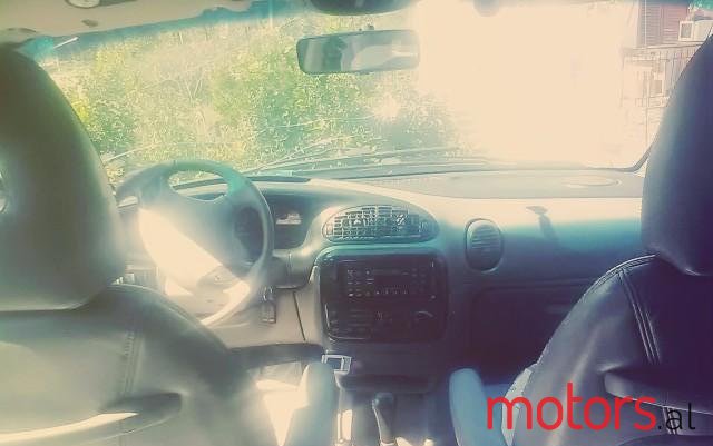 1997' Chrysler Voyager photo #3