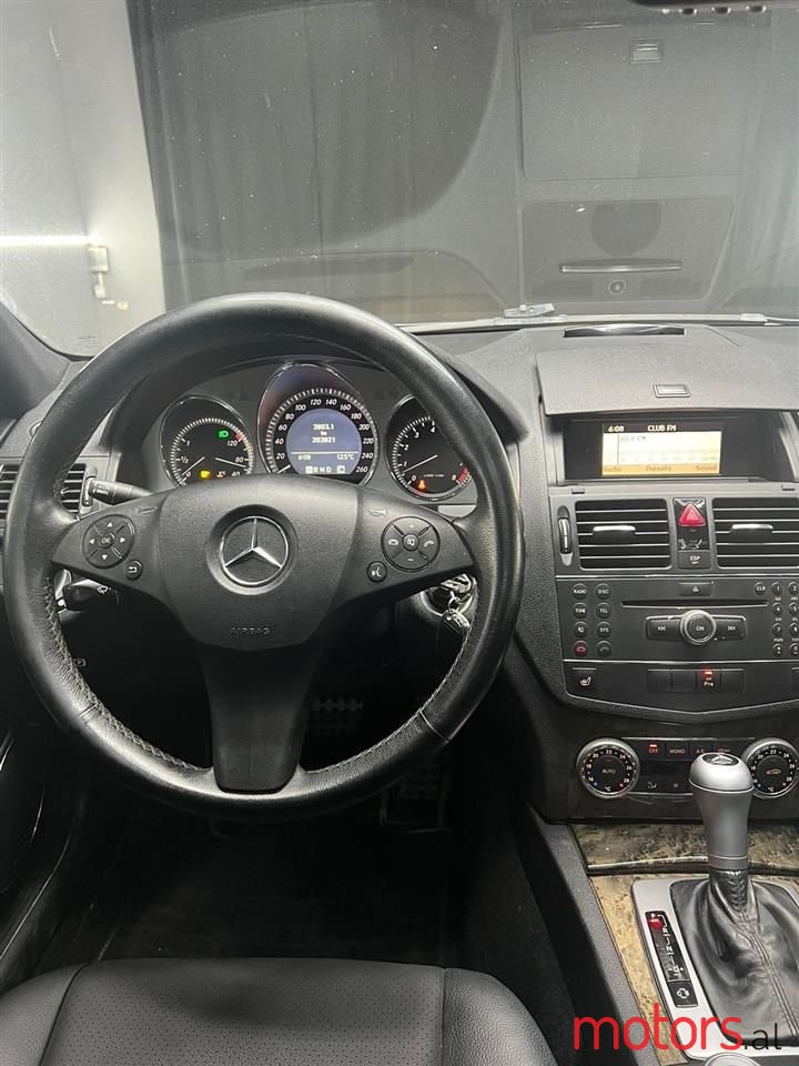 2010' Mercedes-Benz C 300 photo #3