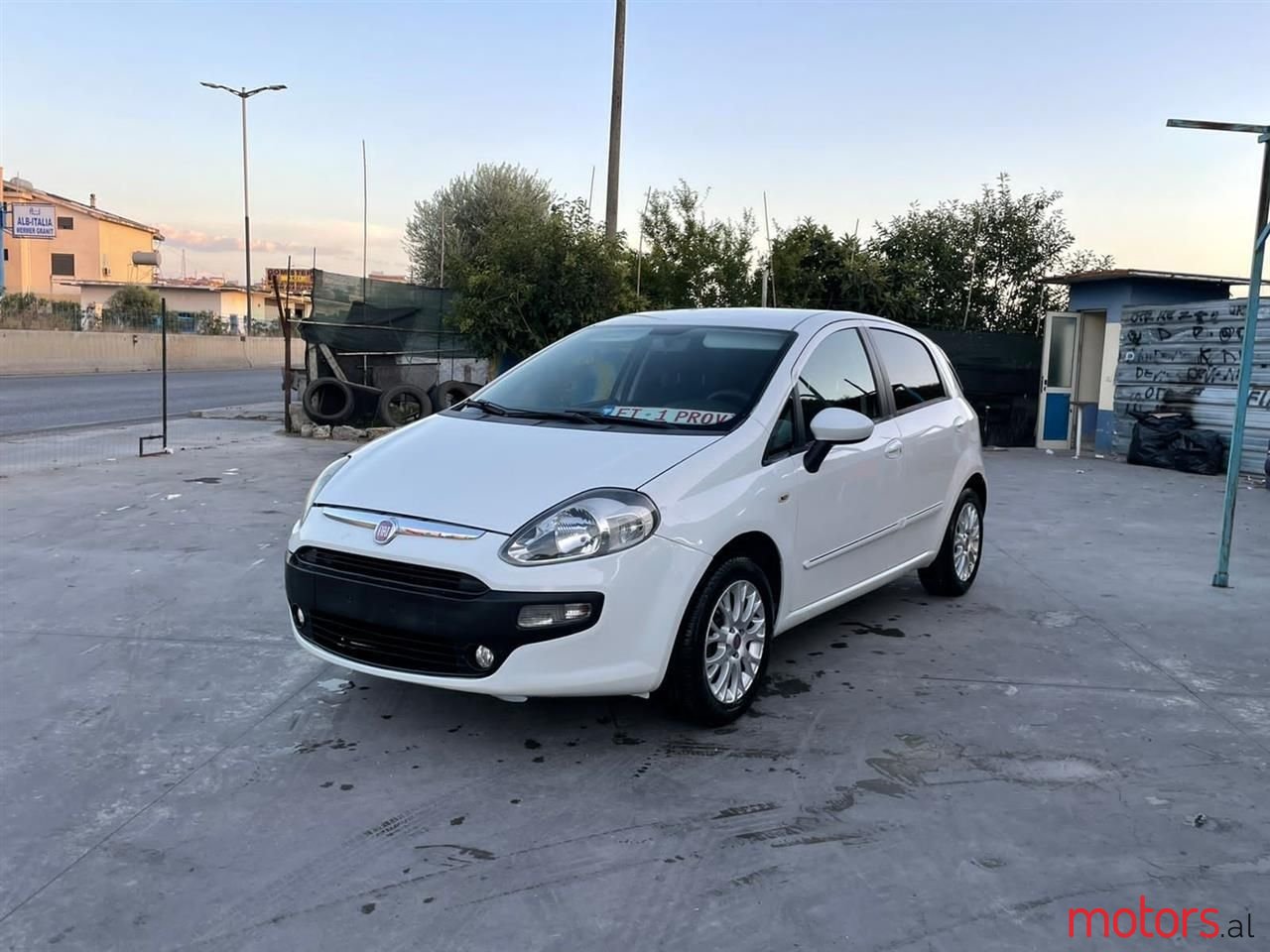 2011' Fiat Punto Evo photo #6