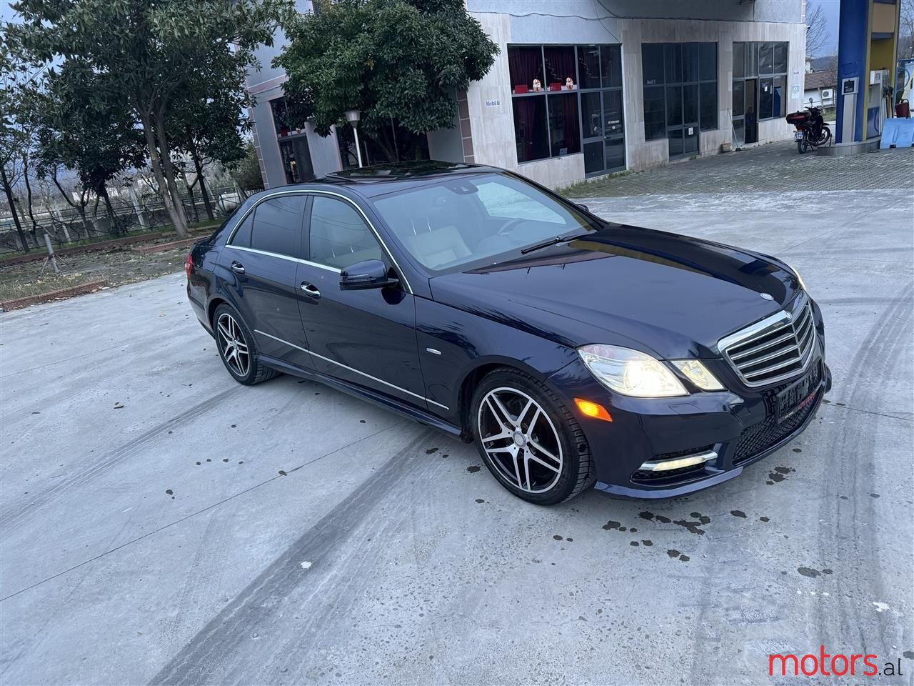 2012' Mercedes-Benz E 350 photo #1