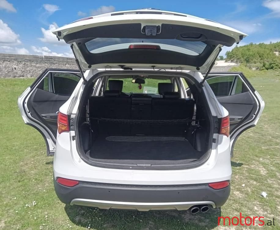 2013' Hyundai Santa Fe photo #2