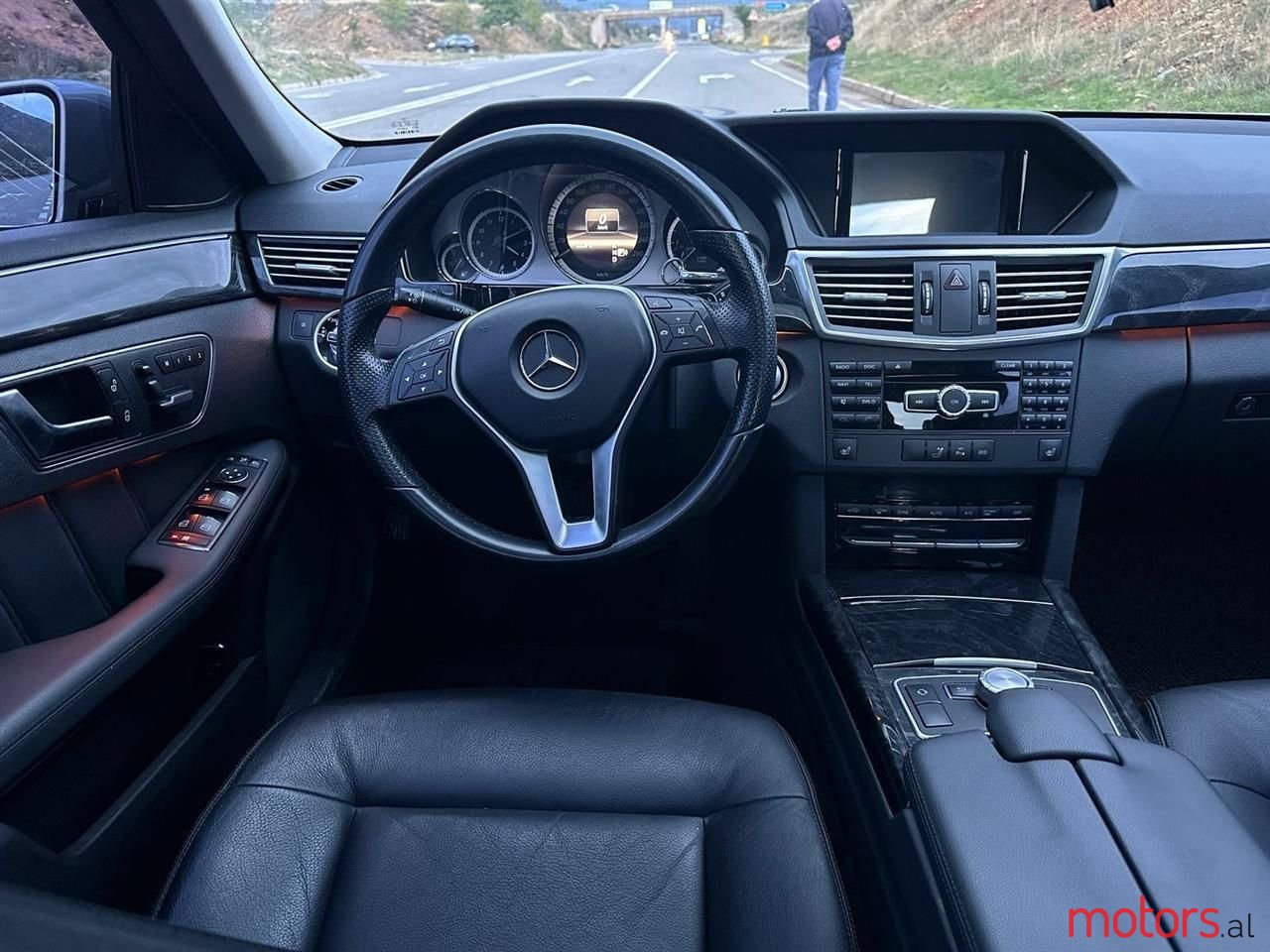 2013' Mercedes-Benz E 220 photo #2