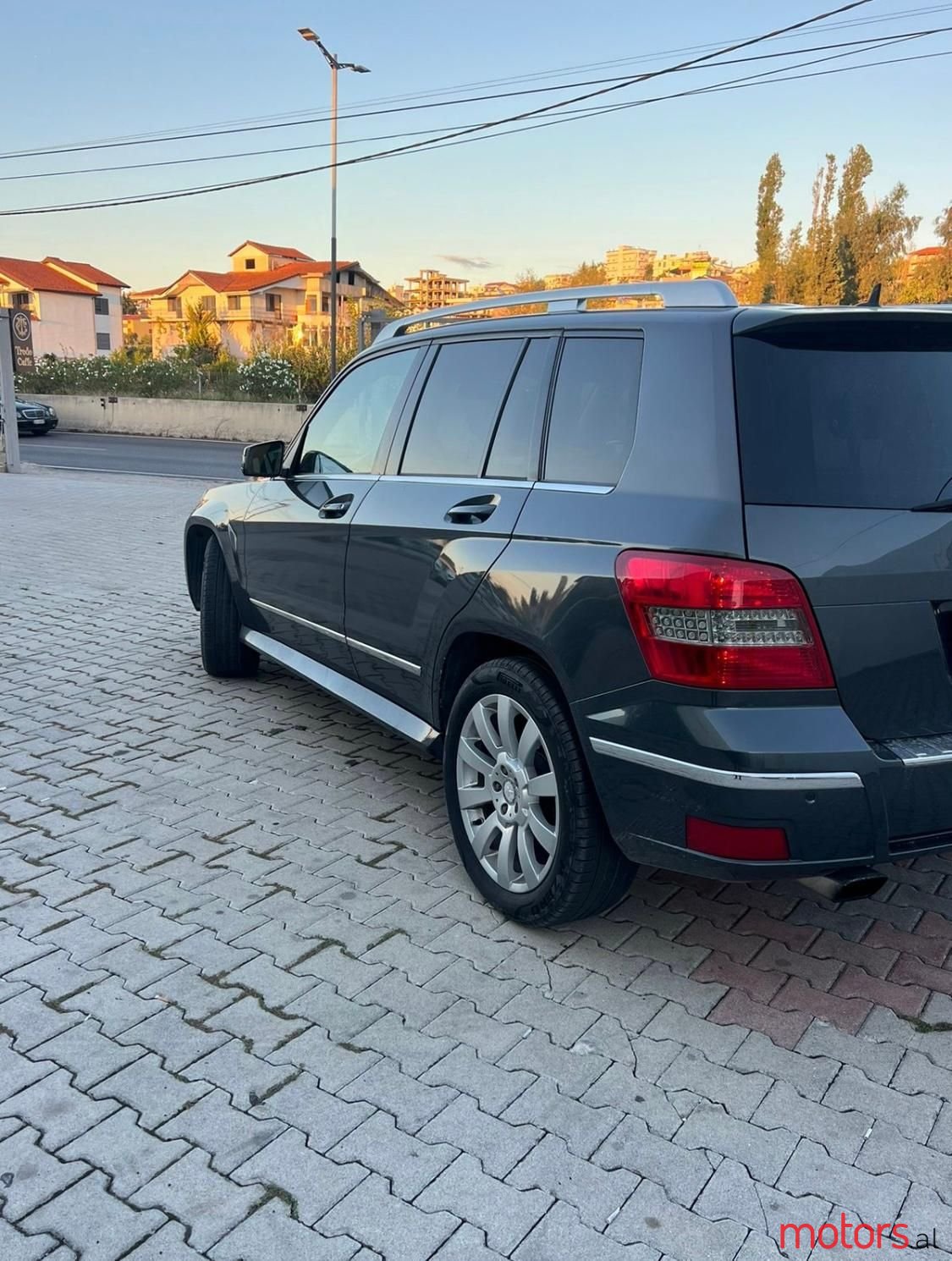 2010' Mercedes-Benz GLK 320 photo #2