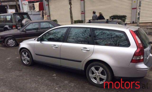 2004' Volvo V50 photo #2