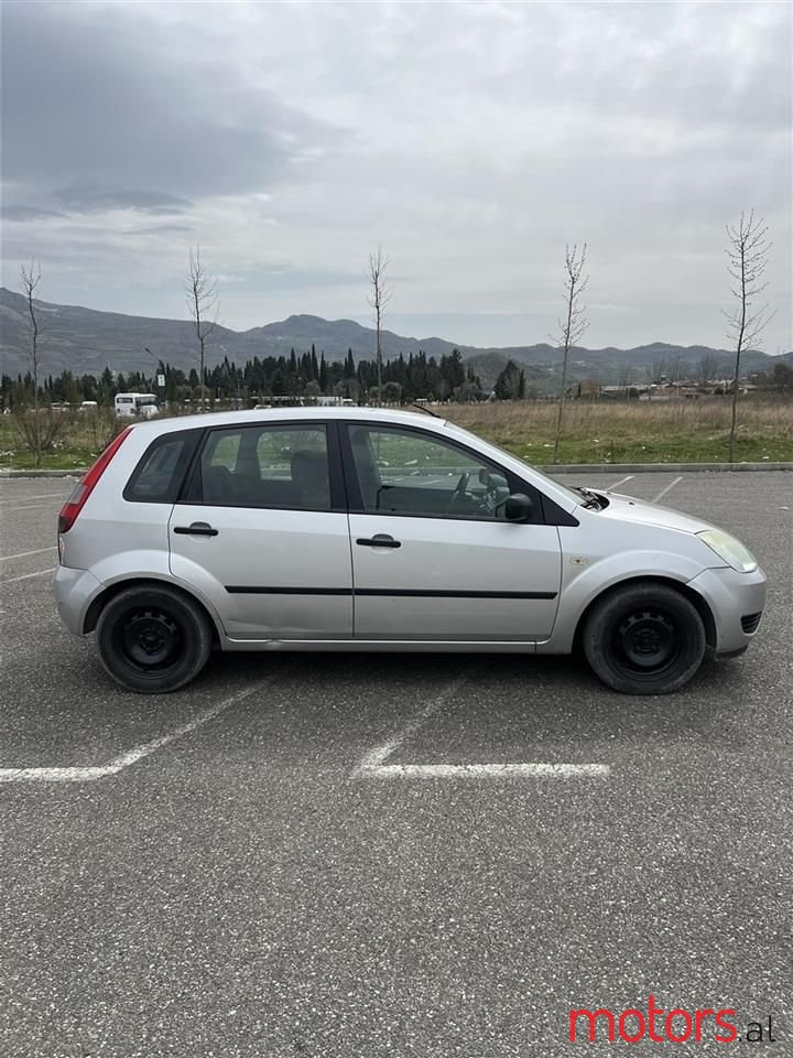 2004' Ford Fiesta photo #2