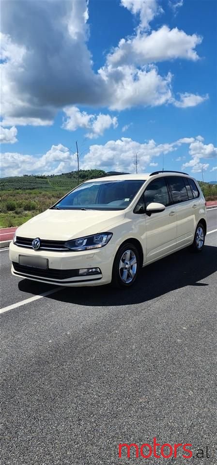 2017' Volkswagen Touran photo #2