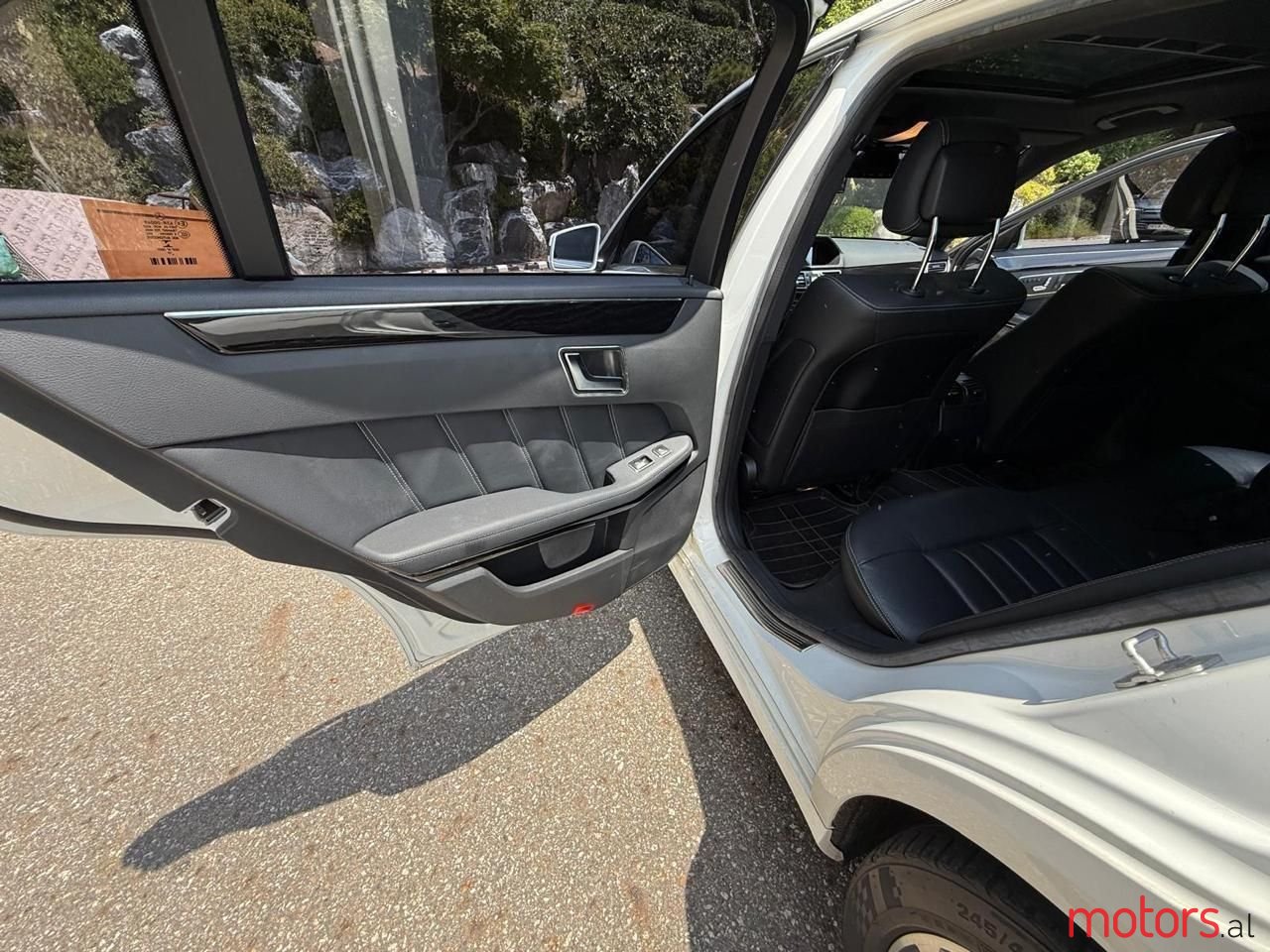 2015' Mercedes-Benz E 220 photo #5