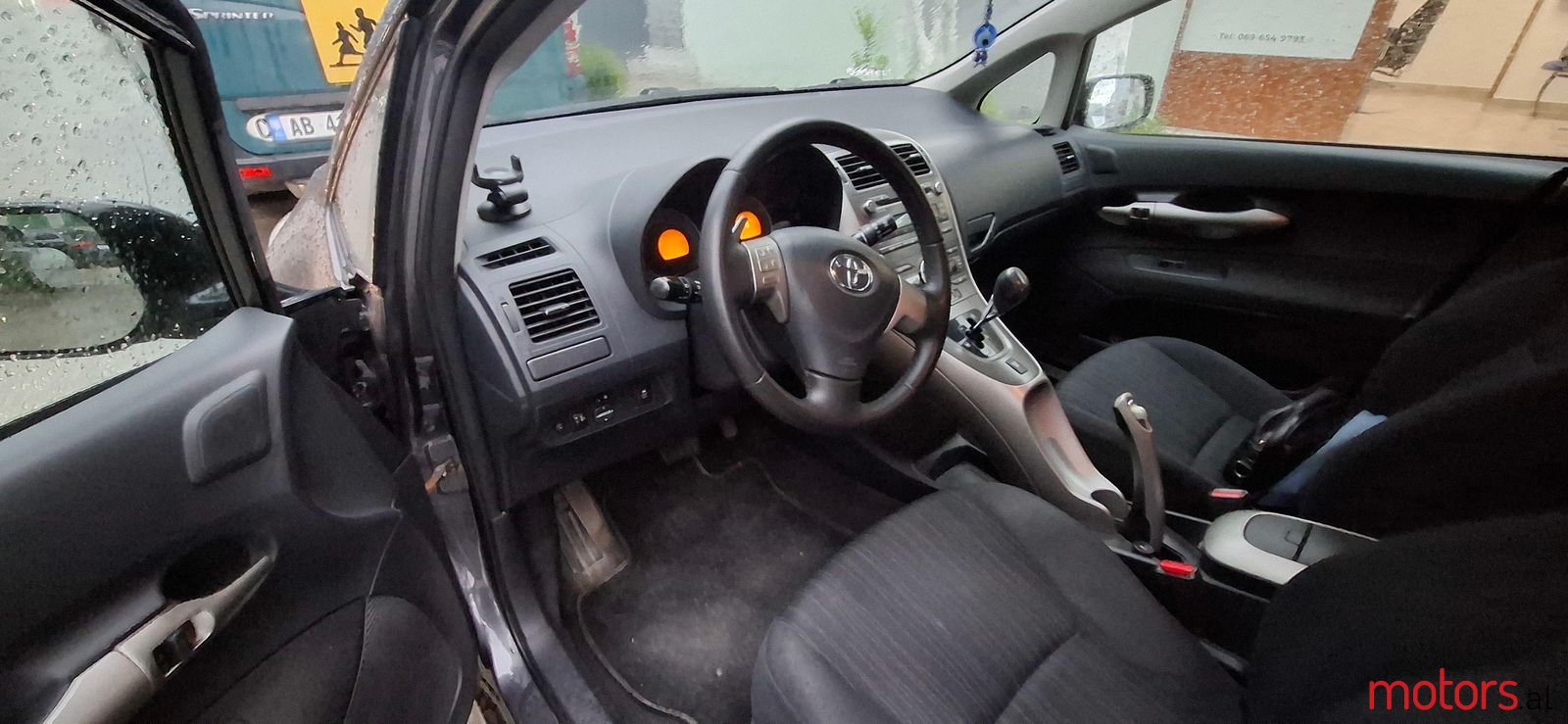 2008' Toyota Auris photo #2