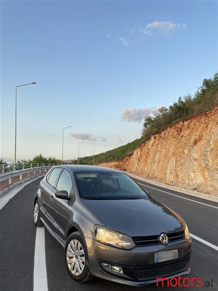 2010' Volkswagen Polo photo #1