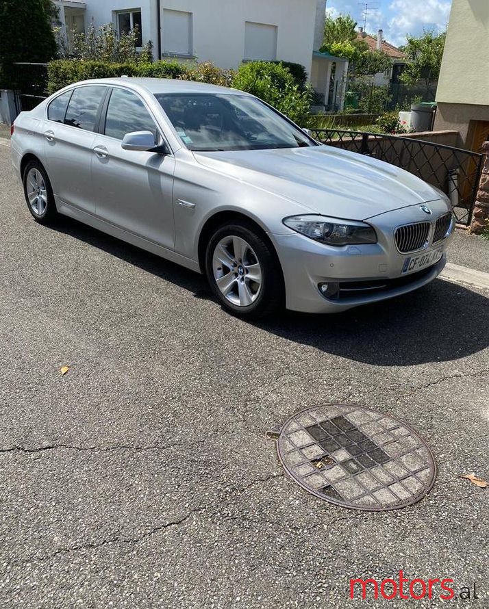 2011' BMW 520 photo #1