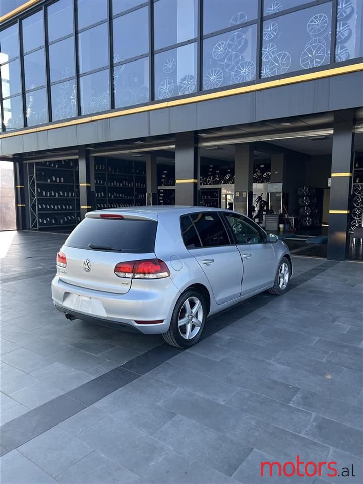 2010' Volkswagen Golf photo #2