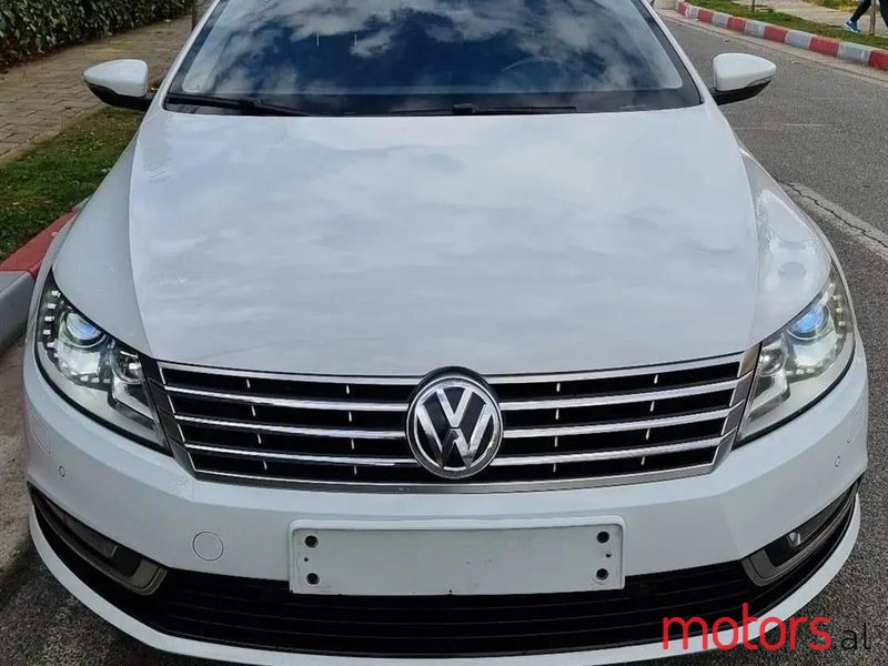 2015' Volkswagen Passat photo #2