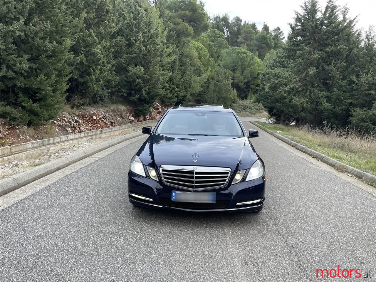 2011' Mercedes-Benz 350 photo #5