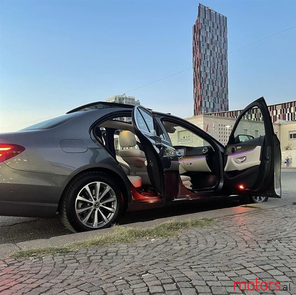 2017' Mercedes-Benz E 200 photo #5