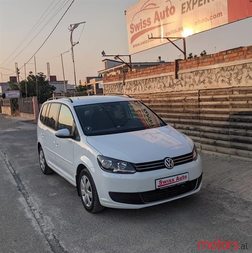 2014' Volkswagen Touran photo #1