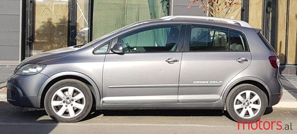 2008' Volkswagen Golf Plus photo #1