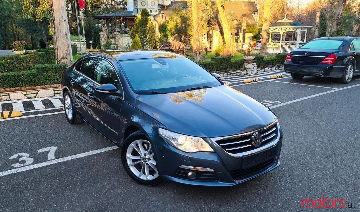 2010' Volkswagen CC photo #1