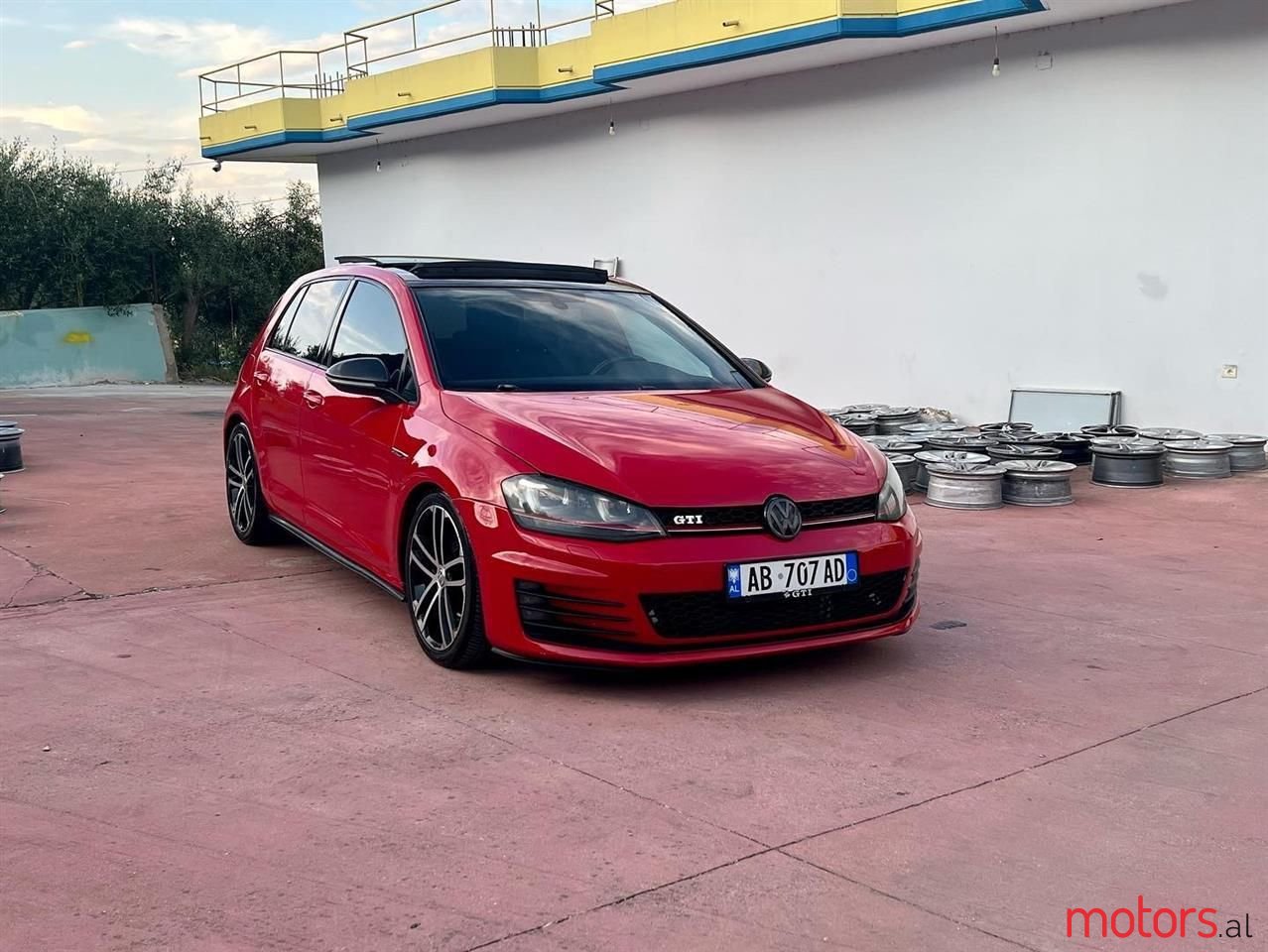 2015' Volkswagen Golf photo #6