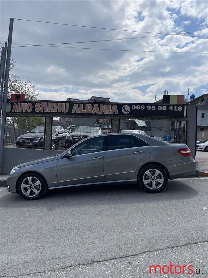 2010' Mercedes-Benz E 220 photo #2