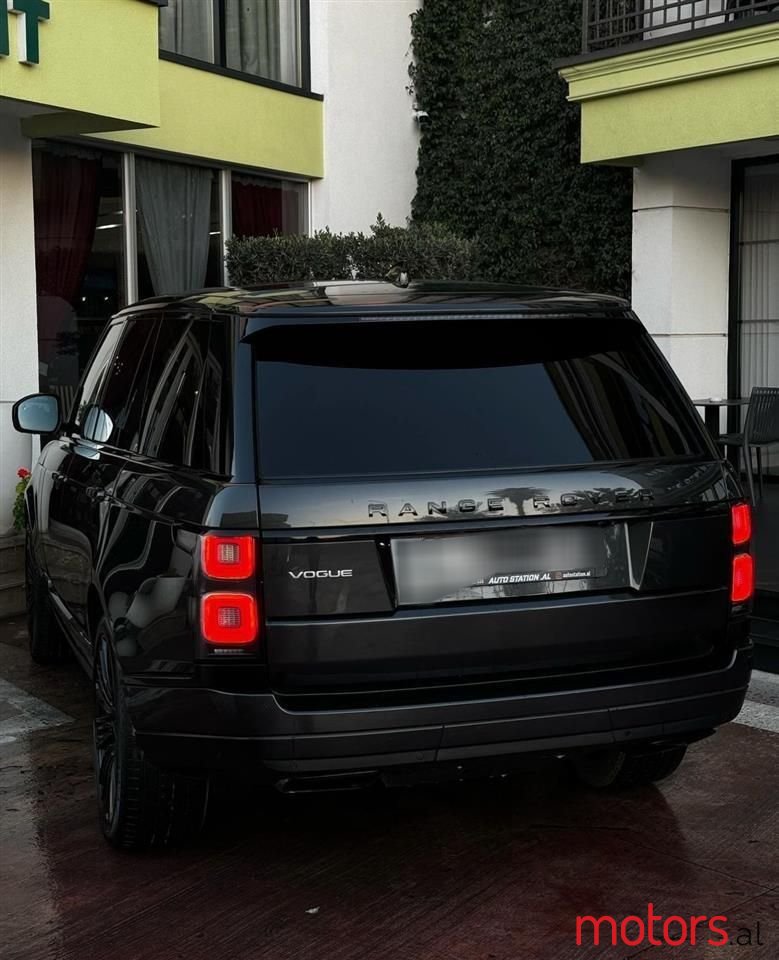 2019' Land Rover Range Rover photo #3