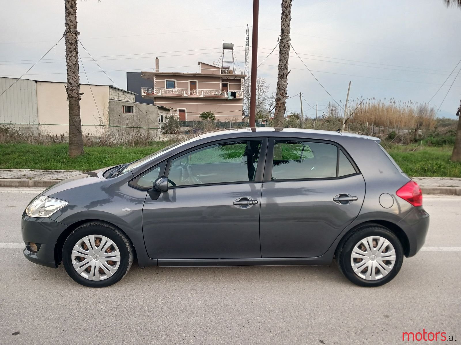 2008' Toyota Auris photo #5