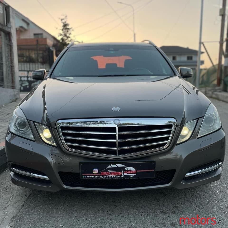 2011' Mercedes-Benz E 350 photo #1